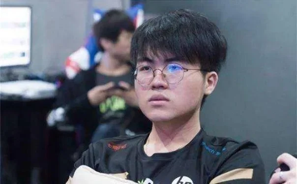 姿态是哪个战队的　姿态是哪个战队的老板