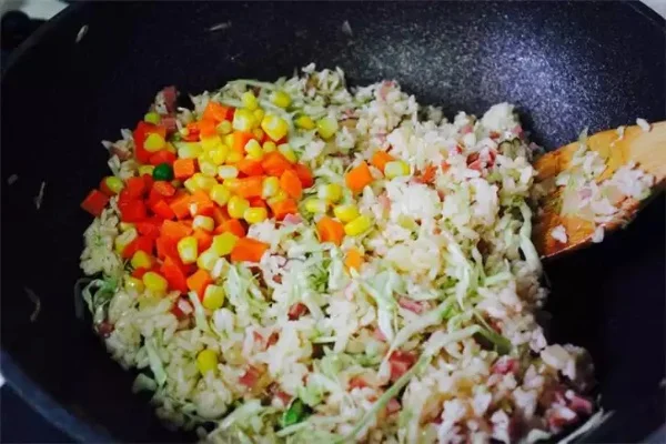 盛世芳华包菜炒饭配方-包菜炒饭：融合与魅力